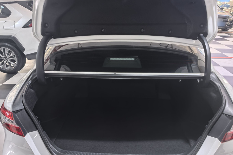 丰田 凯美瑞 2021款 2.0G 豪华版局部细节23