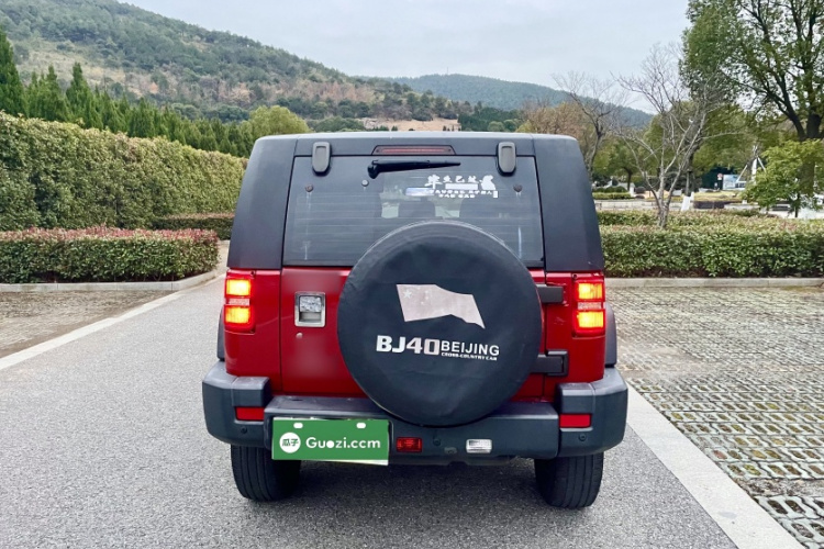 北京越野 北京BJ40 2016款 40L 2.3T 自动两驱豪华版车身外观6003
