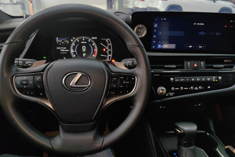 雷克萨斯ES 2022款 200 卓越版中控内饰12