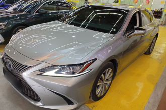 雷克萨斯ES 2020款 300h 卓越版