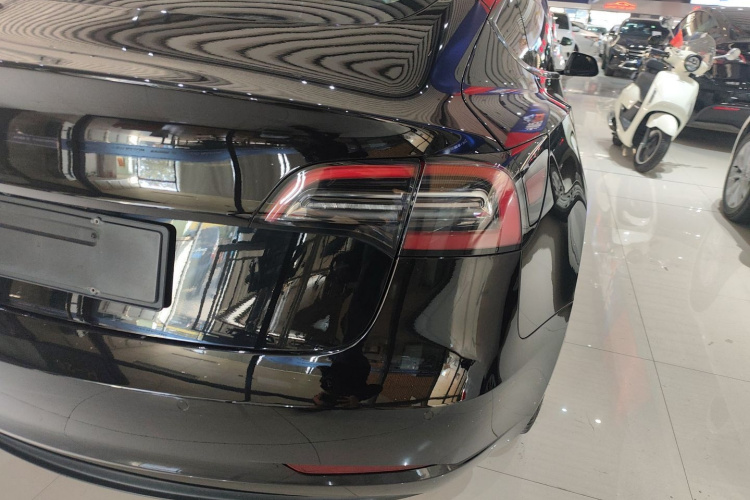 特斯拉 Model 3 2021款 改款 标准续航后驱升级版 3D1车身外观9
