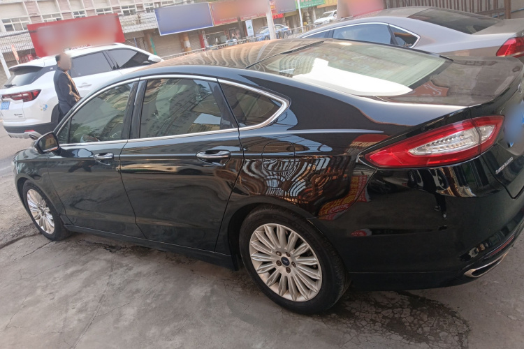 福特 蒙迪欧 2013款 2.0L GTDi200豪华型车身外观4