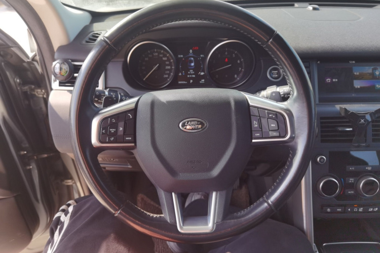 路虎 发现神行 2018款 240PS SE版中控内饰13