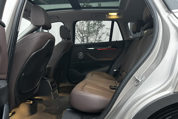 宝马X1 2022款 sDrive25Li 领先型中控内饰7006