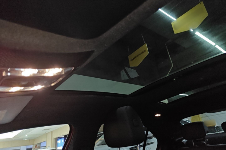 奔驰A级 2020款 改款 A 180 L 运动轿车特殊配置中控内饰22