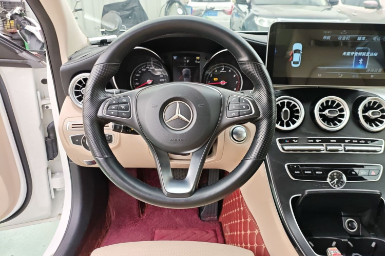 奔驰C级 2018款 C 180 L 时尚型运动版中控内饰13