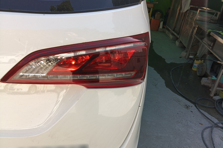 宝骏730 2019款 1.5L 手动时尚型 7座 国VI车身外观6001