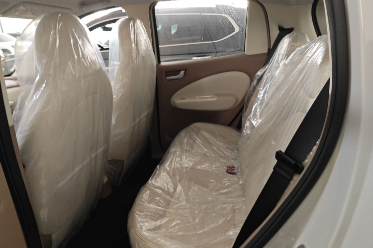 五菱汽车 宏光MINIEV 2025款 四门版 进阶款中控内饰7003