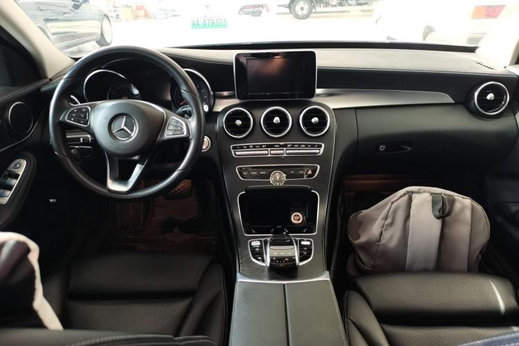 奔驰C级 2017款 改款 C 200 L 4MATIC 运动版中控内饰12