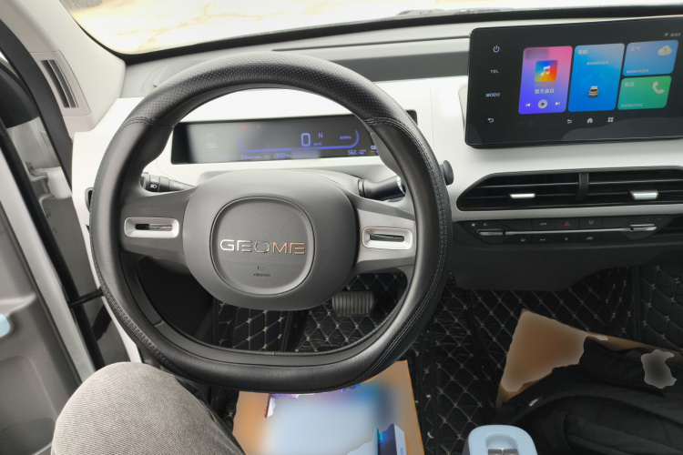 吉利银河 2023款 熊猫mini 120km 萌萌熊中控内饰13