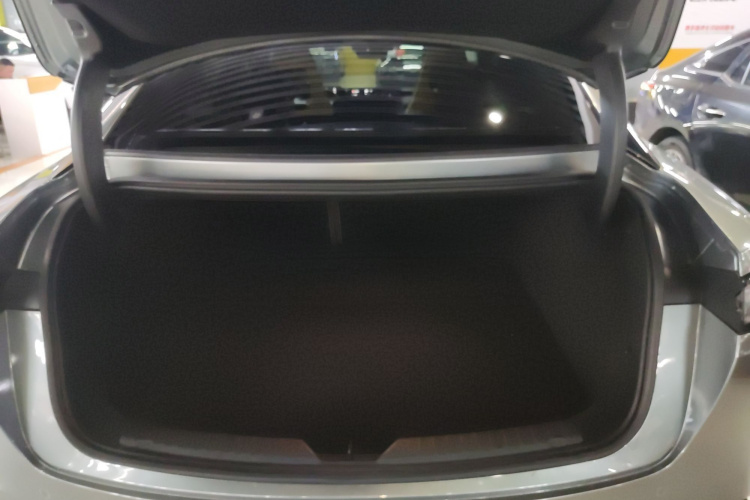 昊铂GT 2023款 560后驱七翼版机舱底盘23