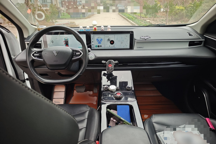 哪吒汽车 哪吒U 2022款 智610 三元锂中控内饰12