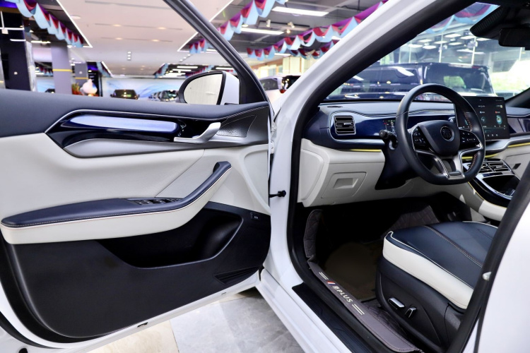 比亚迪 秦PLUS 2021款 EV 500KM 尊贵型中控内饰7006