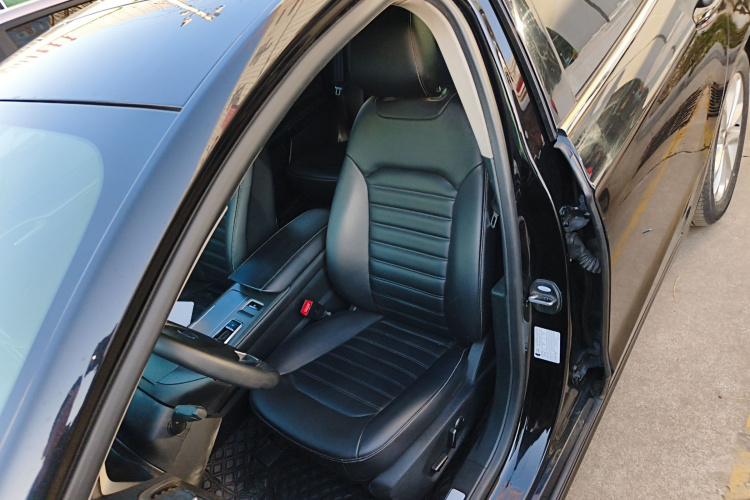 福特 蒙迪欧 2020款 EcoBoost 200 时尚型中控内饰19