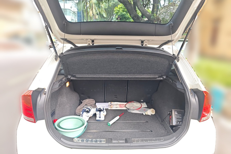 宝马X1 2014款 sDrive18i 时尚型局部细节23