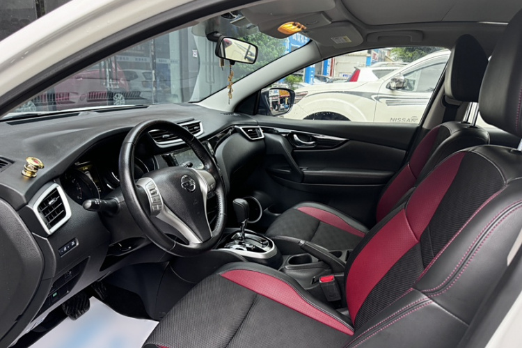 日产 逍客 2017款 2.0L CVT豪华版 国V中控内饰7002