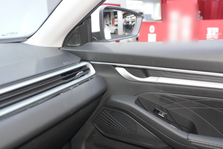 吉利汽车 帝豪 2025款 第4代 1.5L 手动星耀版中控内饰7012