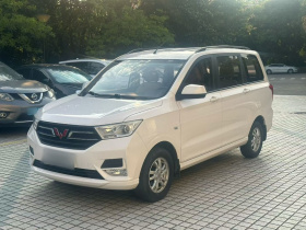 五菱汽车 五菱宏光 2018款 1.5L S舒适型L2B