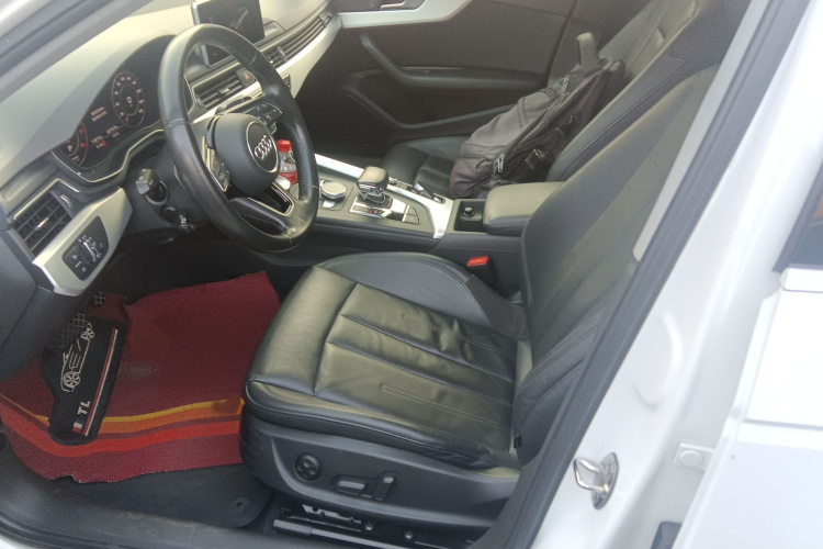 奥迪A4L 2018款 30周年年型 40 TFSI 时尚型局部细节19