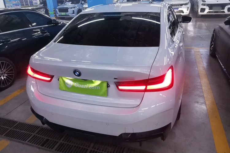 宝马i3 2023款 eDrive 40 L 曜夜套装车身外观6004