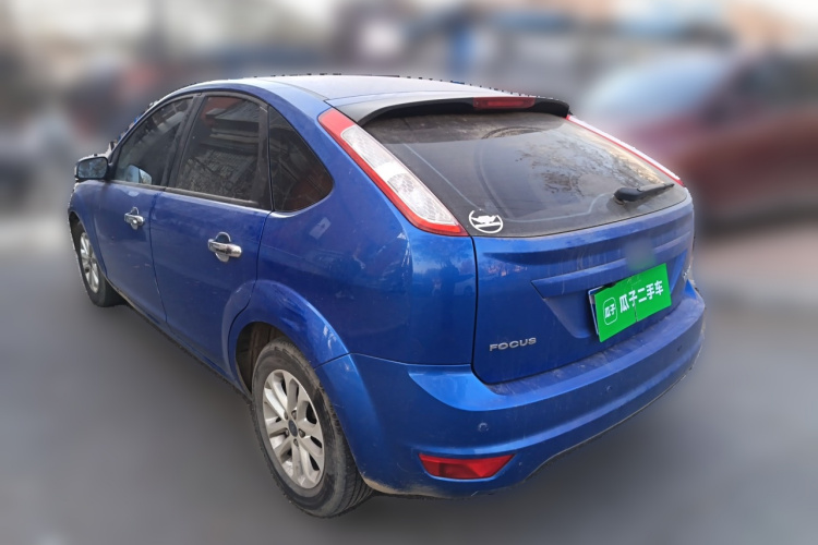 福特 福克斯 2013款 两厢经典 1.8L 手动基本型车身外观5