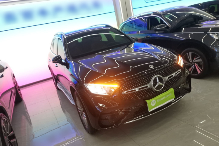 奔驰GLC 2024款 改款 GLC 300 L 4MATIC 动感型 5座车身外观3