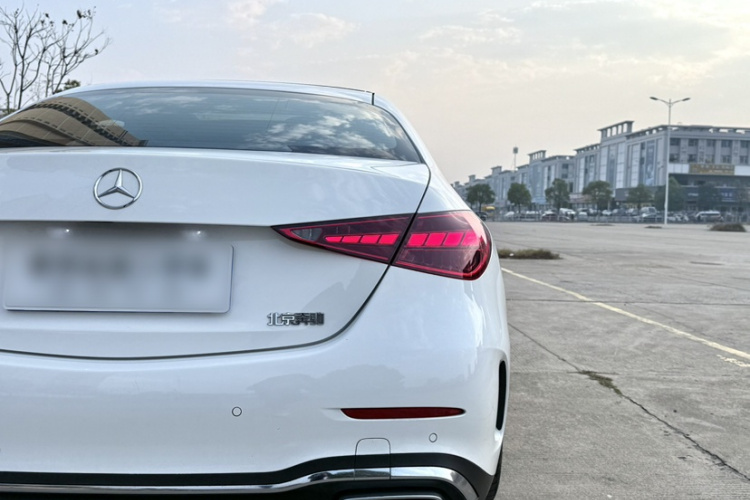 奔驰C级 2023款 C 260 L 运动版车身外观6013