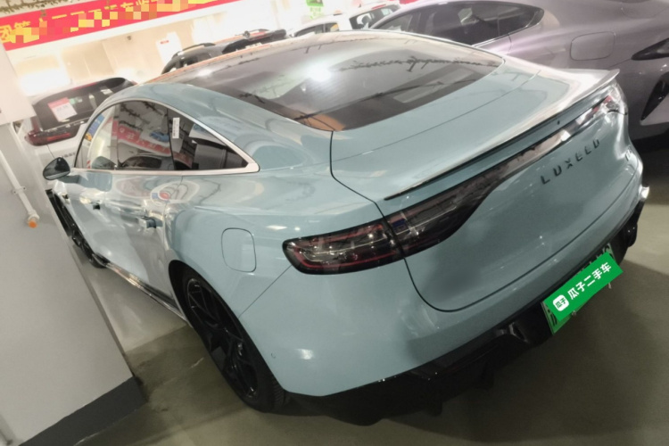 鸿蒙智行 智界S7 2025款 703km Ultra运动版车身外观4