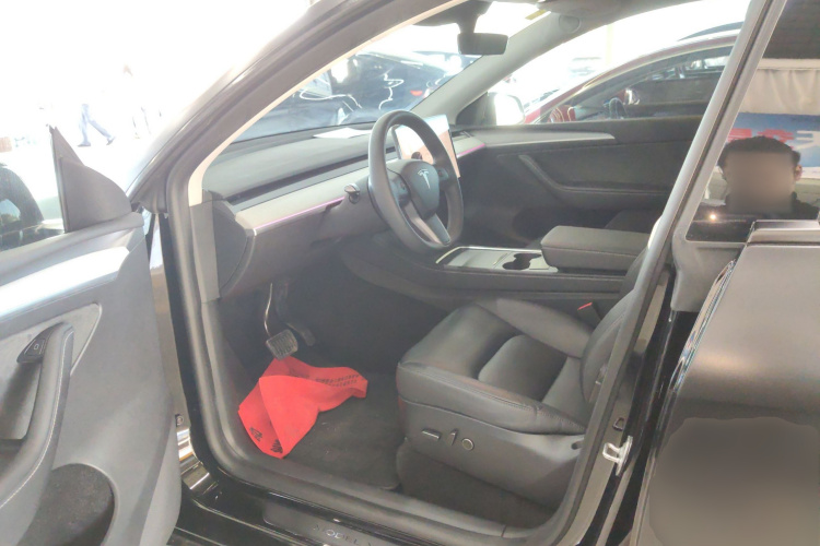 特斯拉 Model Y 2023款 长续航全轮驱动版中控内饰20
