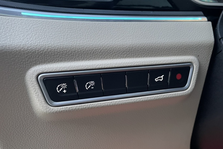 众泰T700 2017款 1.8T 双离合尊享型局部细节9003