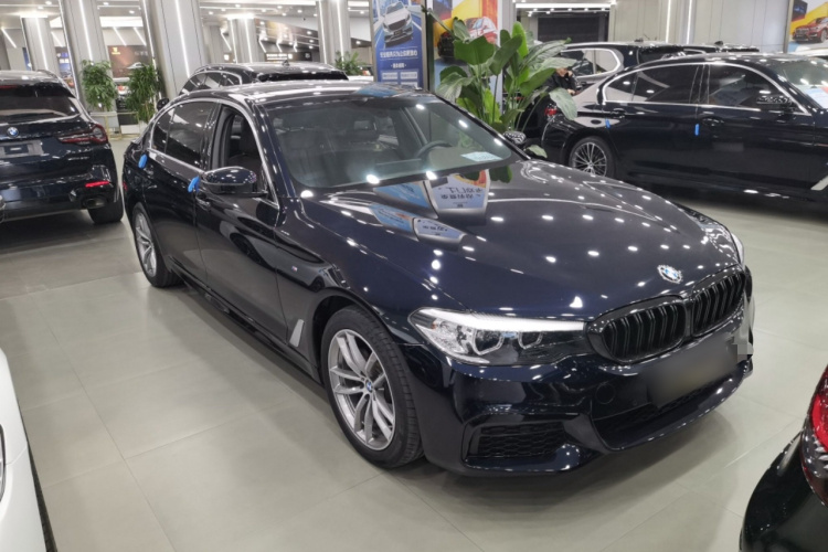宝马5系 2020款 525Li M运动套装车身外观3