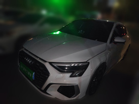 奥迪A3 2022款 Sportback 35 TFSI RS套件燃速型