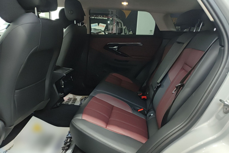 路虎 揽胜极光新能源 2022款 极光L P300e 插电式电动混合版中控内饰7004