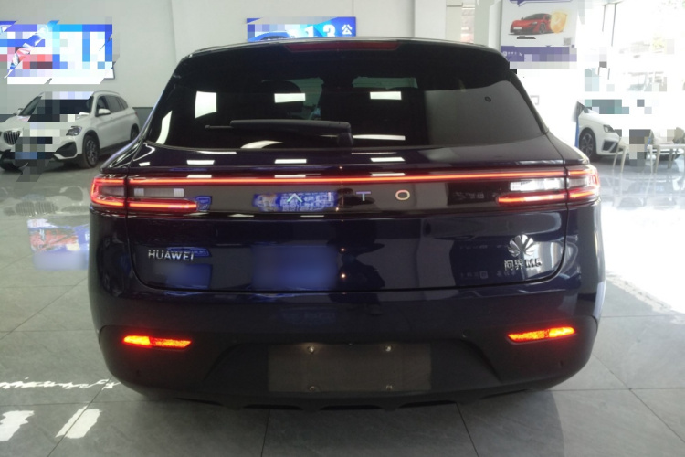 鸿蒙智行 问界M5 2022款 增程后驱标准版车身外观6