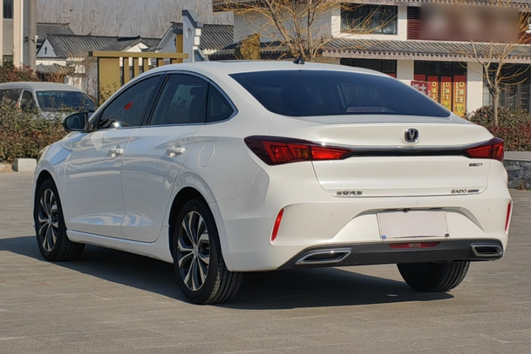 长安 逸动 2021款 PLUS 蓝鲸NE 1.4T GDI DCT旗舰型车身外观6001