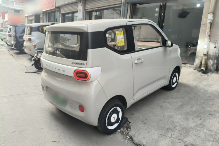 五菱汽车 宏光MINIEV 2024款 第三代 215km 青春版车身外观7