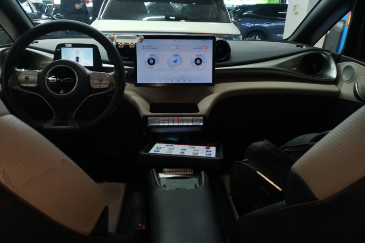 比亚迪 海豚 2023款 420km 时尚版中控内饰7002