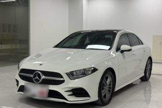 奔驰A级 2022款 改款 A 180 L 运动轿车