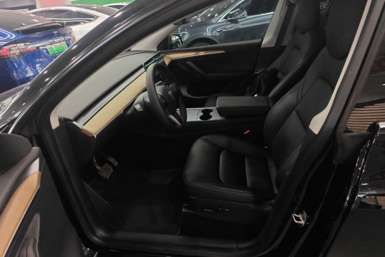 特斯拉 Model Y 2022款 后轮驱动版局部细节19