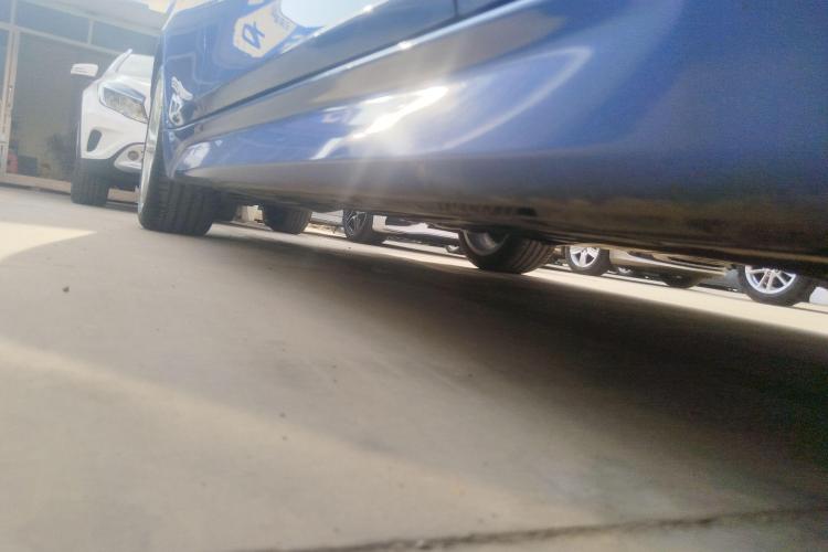 宝马3系 2018款 320Li 领先型M运动套装局部细节9001