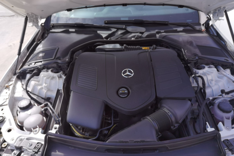 奔驰C级 2025款 C 200 L 运动版机舱底盘24