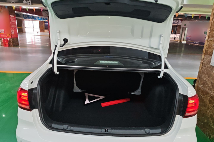 大众 2019款 朗逸启航 1.5L 自动风尚版 国VI机舱底盘23