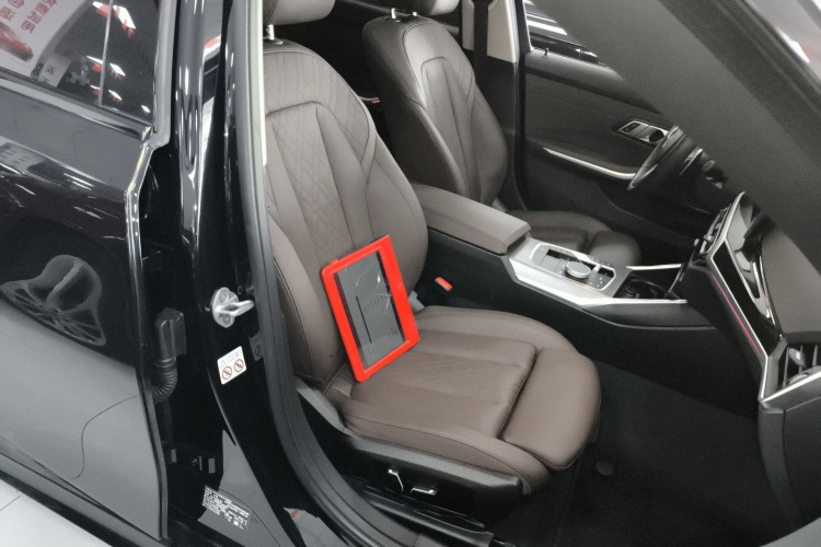 宝马3系 2024款 325Li M运动曜夜套装局部细节41