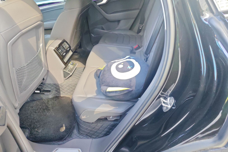 大众 途锐 2022款 3.0TSI 锐享版 曜黑运动套装中控内饰7004