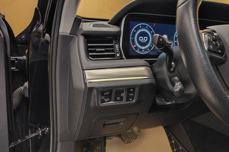 红旗HS5 2019款 2.0T 智联旗享四驱版中控内饰7012