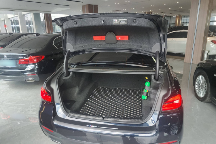 宝马5系 2023款 530Li 领先型 M运动套装局部细节23