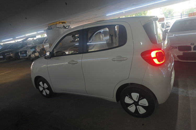 五菱汽车 宏光MINIEV 2025款 四门版 进阶款车身外观4