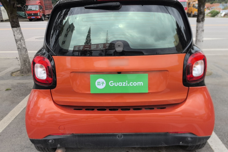 smart fortwo 2015款 1.0L 52千瓦硬顶激情版车身外观6