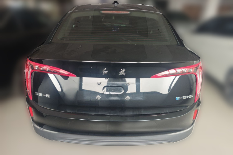 红旗E-QM5 2023款 基础出行版车身外观6