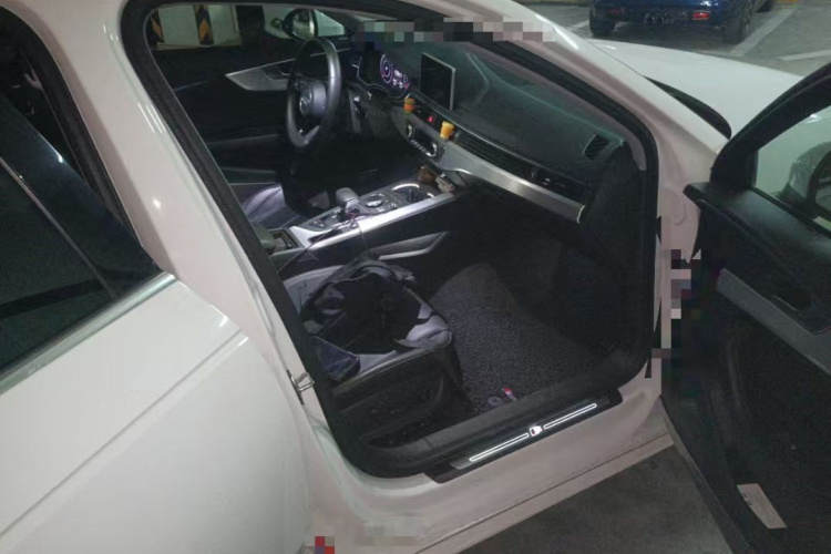 奥迪A4L 2022款 40 TFSI 时尚动感型局部细节9005